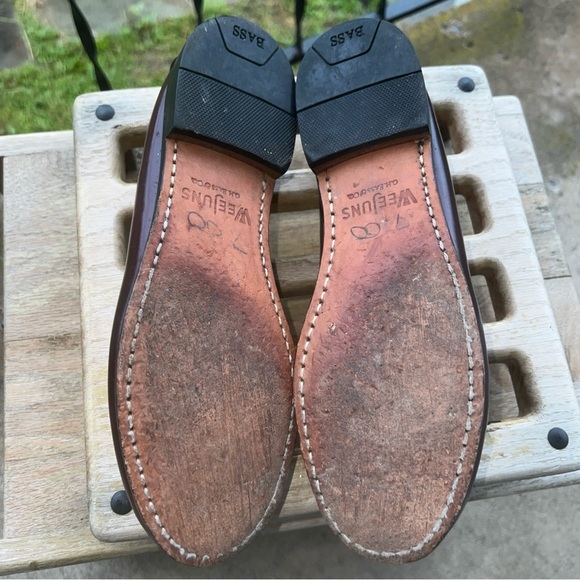 GH Bass & Co Penny Loafers Mens 9.5M Weejuns Wine Genuine Leather Shoes Slip-On - Picture 9 of 11